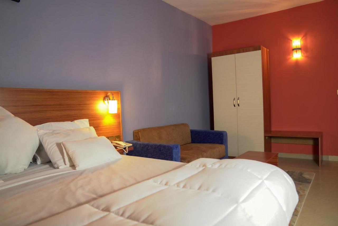 Hotel Dialali Nouakchott Bagian luar foto