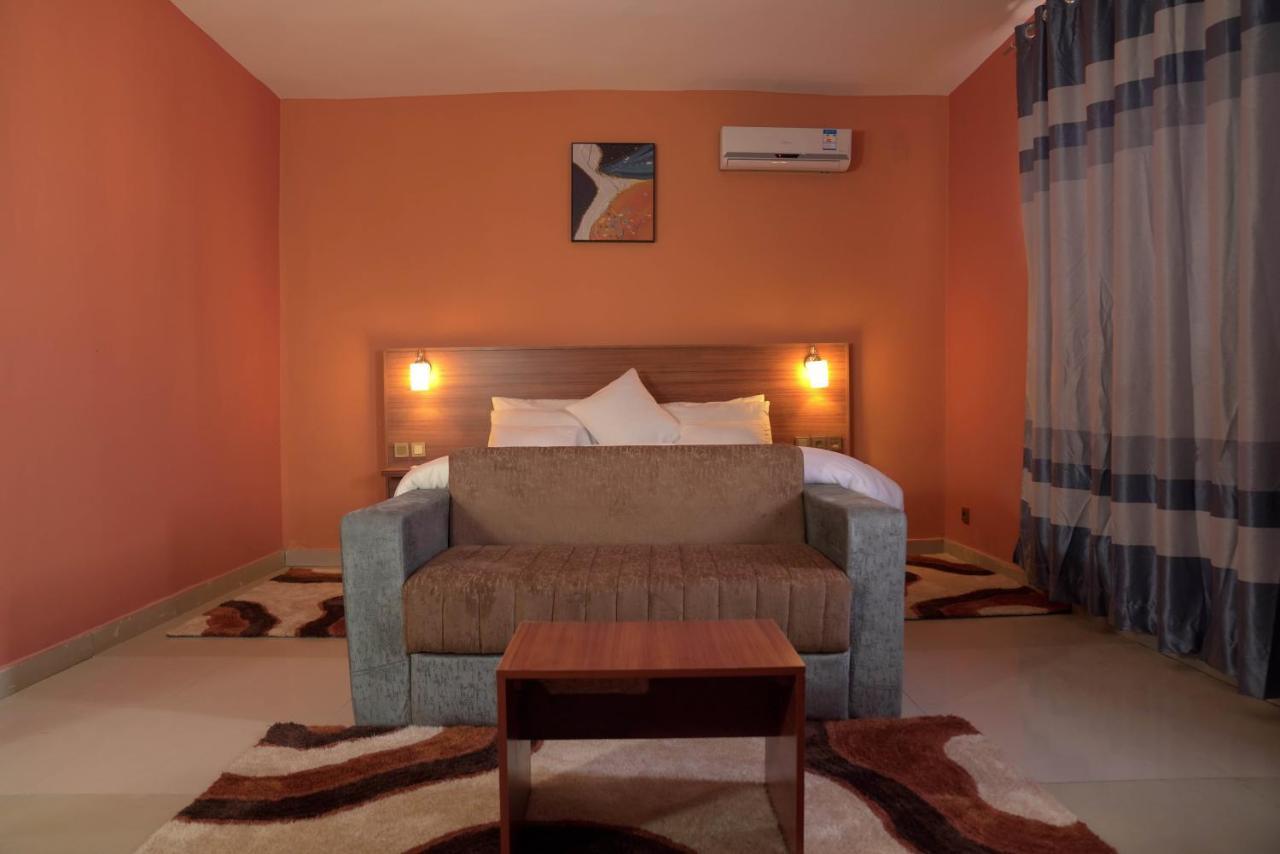Hotel Dialali Nouakchott Bagian luar foto