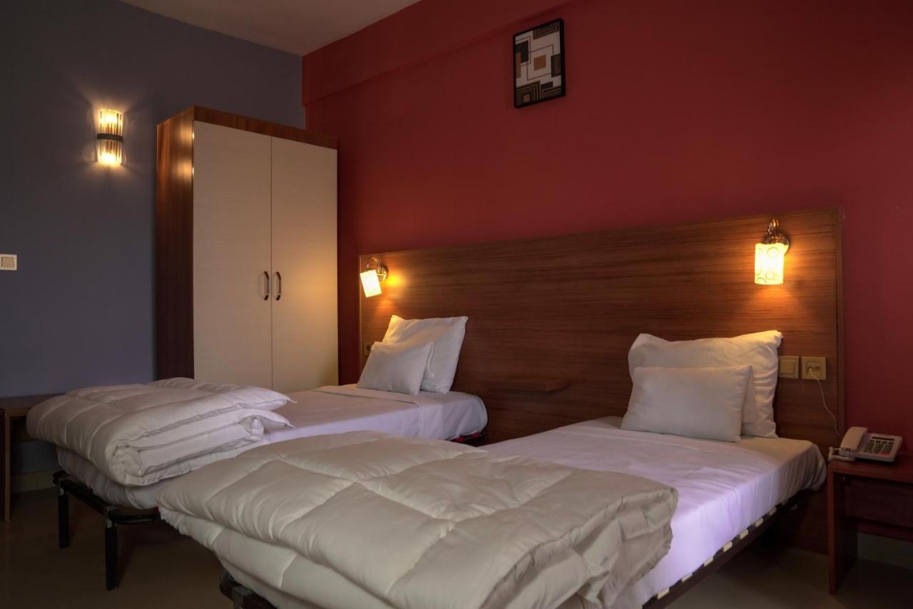 Hotel Dialali Nouakchott Bagian luar foto