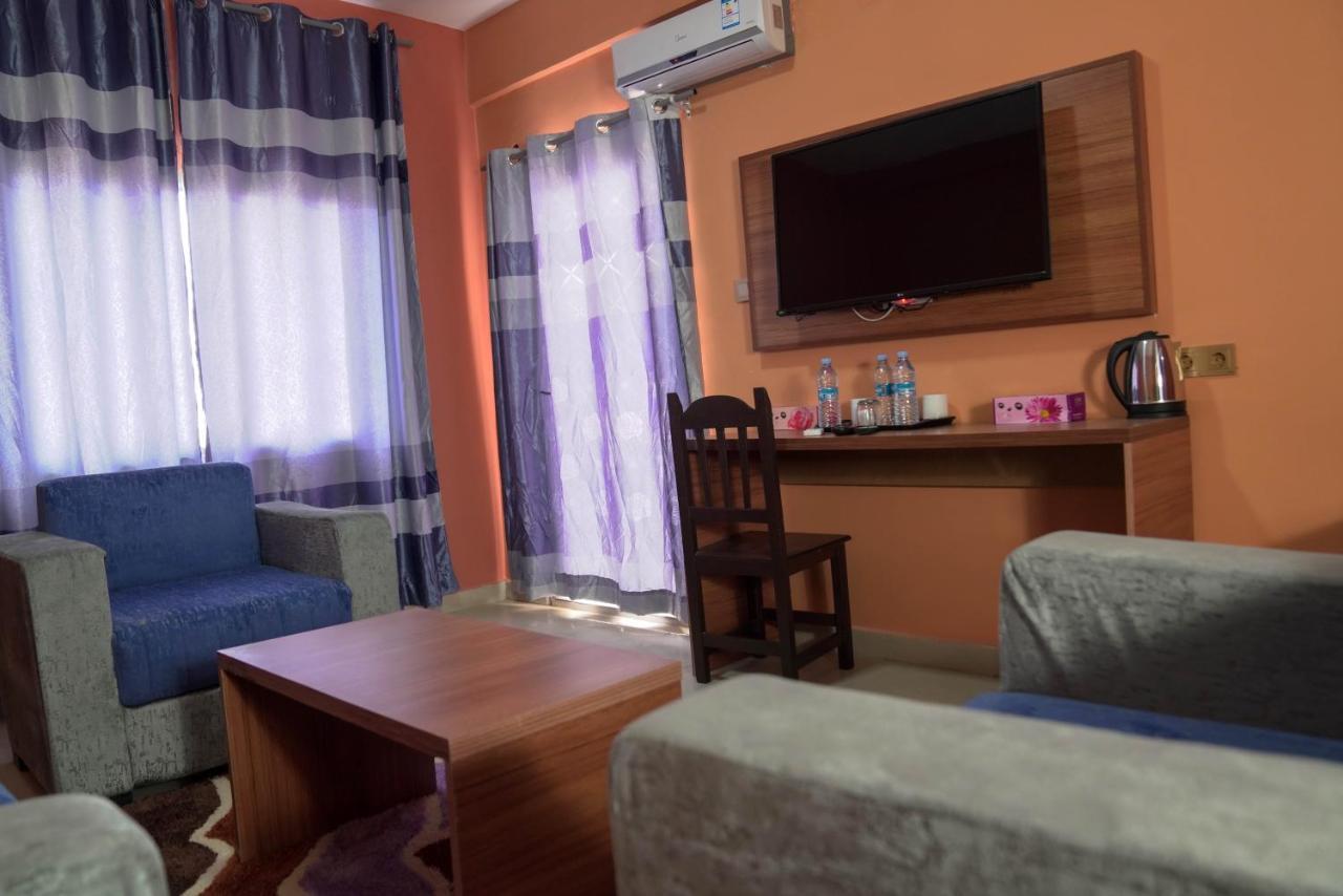 Hotel Dialali Nouakchott Bagian luar foto